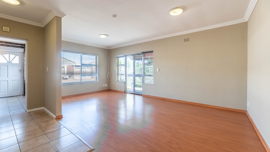 2 Bedroom Property for Sale in Parklands Western Cape